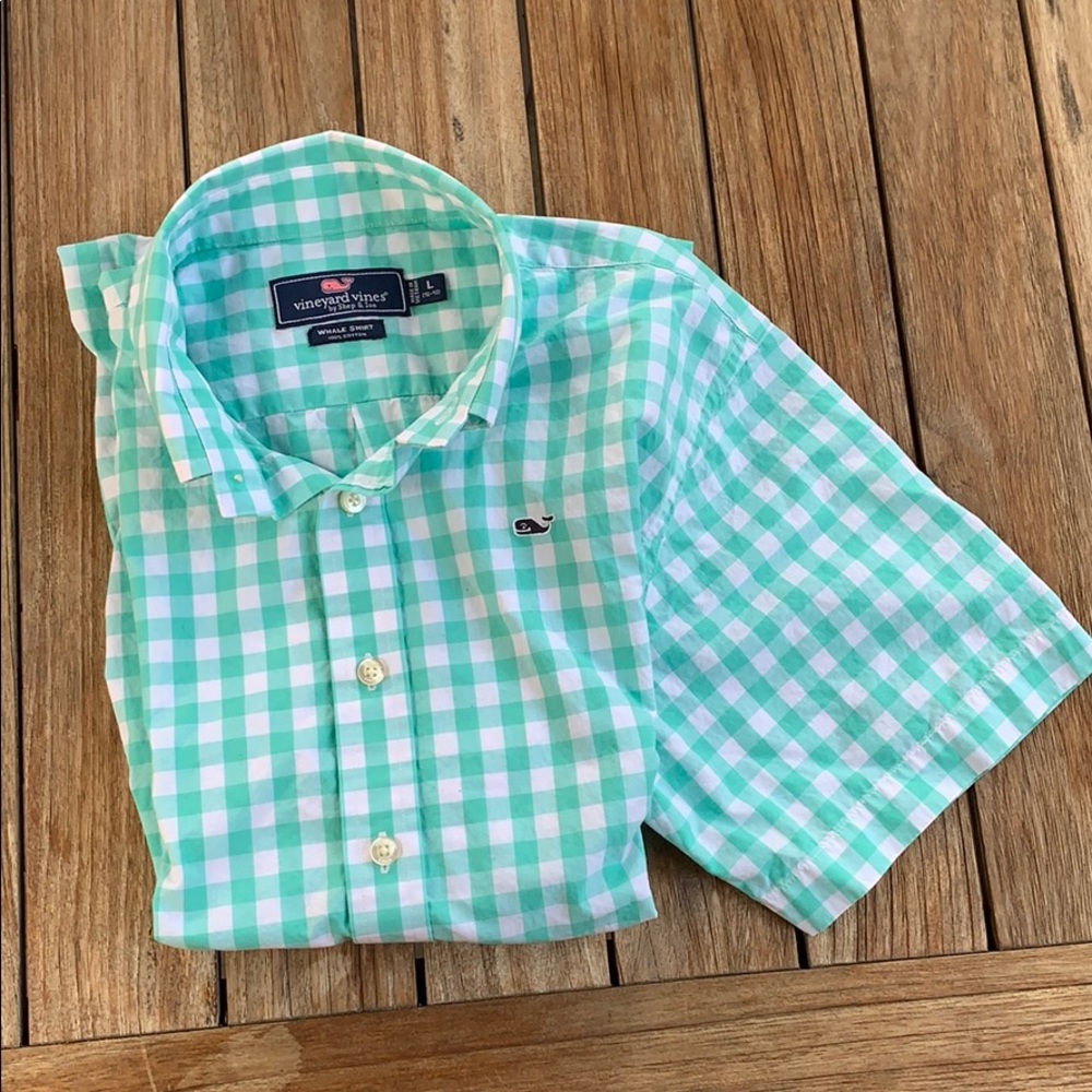 Vineyard Vines short sleeved whale shirt